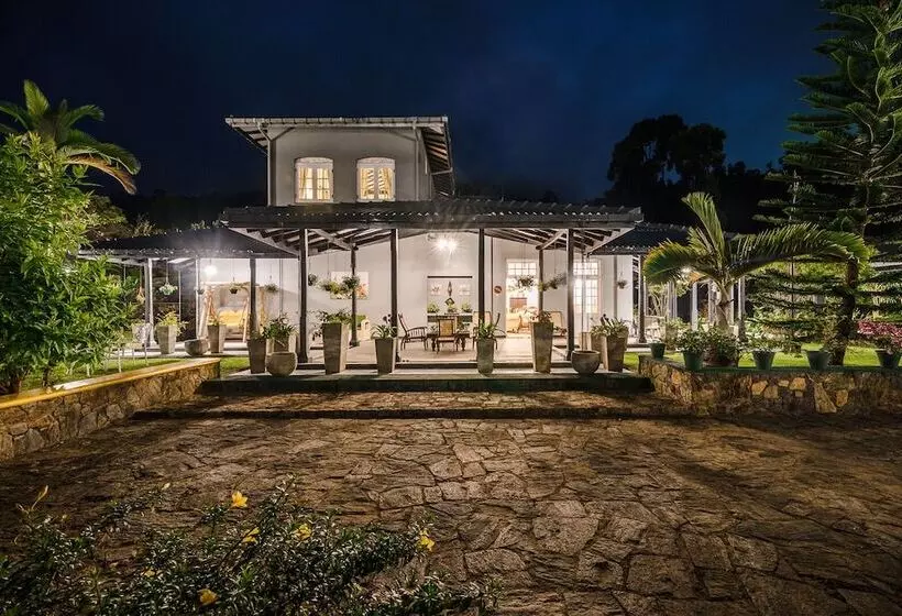 リゾートホテル The Rosen Villa