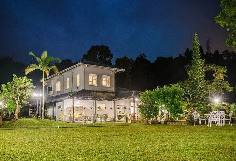リゾートホテル The Rosen Villa