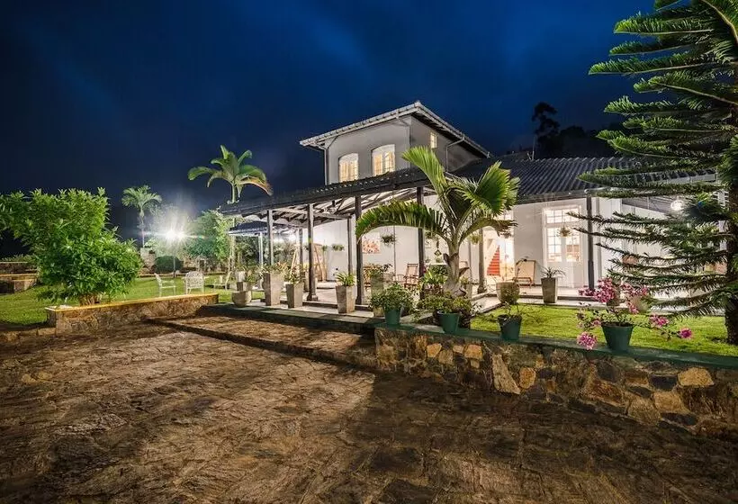 リゾートホテル The Rosen Villa