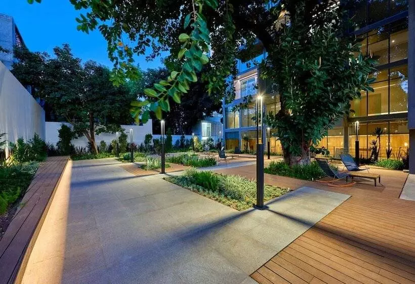 ホテル City Express Plus By Marriott Guadalajara Providencia