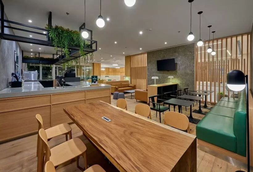 ホテル City Express Plus By Marriott Guadalajara Providencia