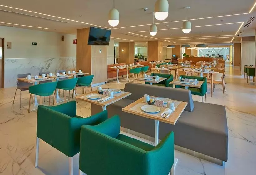 ホテル City Express Plus By Marriott Guadalajara Providencia