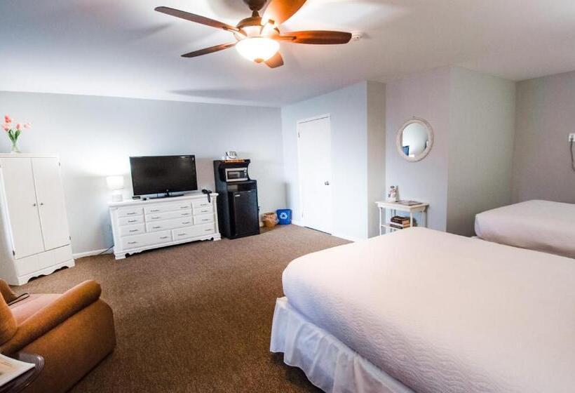 Отель East Shore Lodging