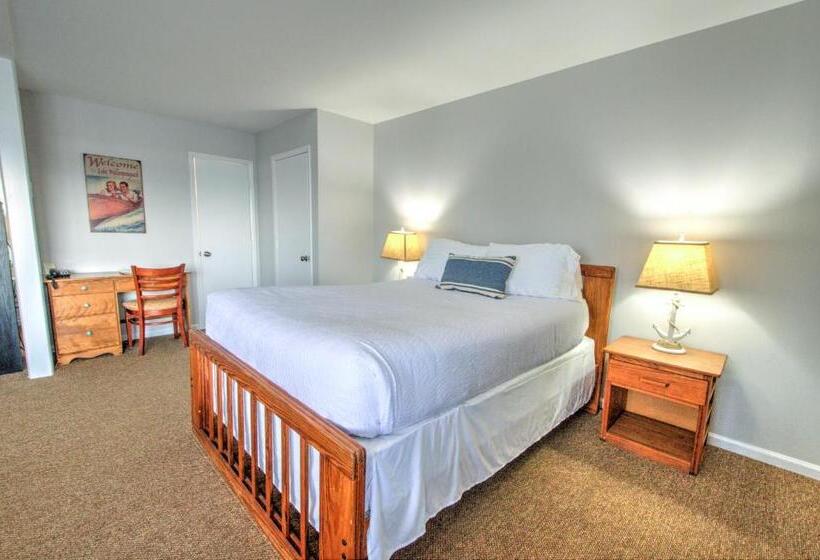 Отель East Shore Lodging