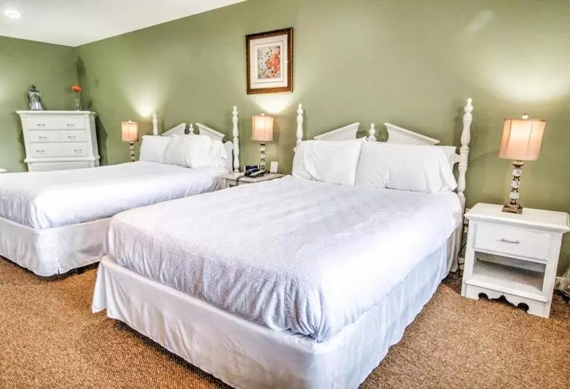 Hotelli East Shore Lodging