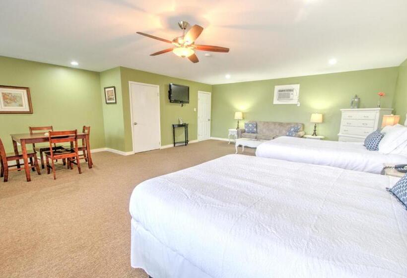 Отель East Shore Lodging