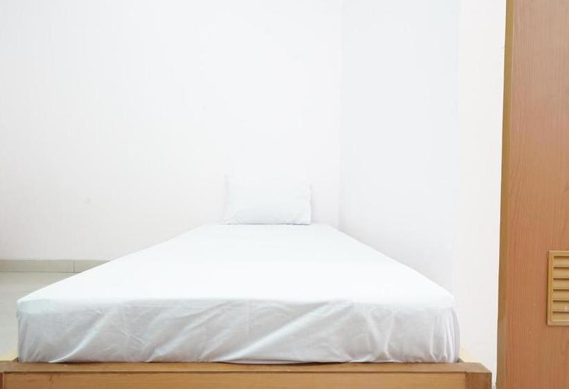 Otel Oyo Life 2084 Pasir Kaliki 165