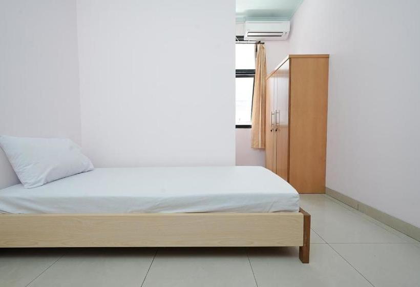 Otel Oyo Life 2084 Pasir Kaliki 165