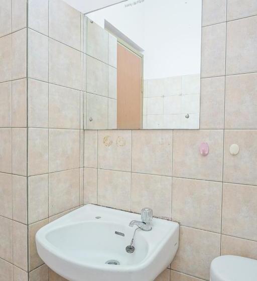 Otel Oyo Life 2084 Pasir Kaliki 165