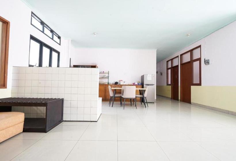 Otel Oyo Life 2084 Pasir Kaliki 165