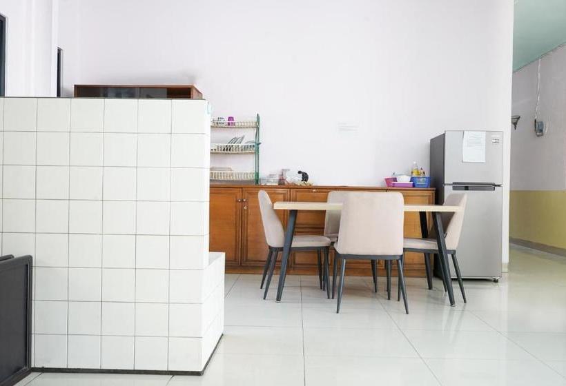 Otel Oyo Life 2084 Pasir Kaliki 165