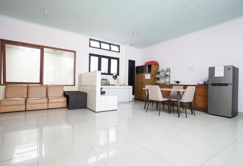 Otel Oyo Life 2084 Pasir Kaliki 165