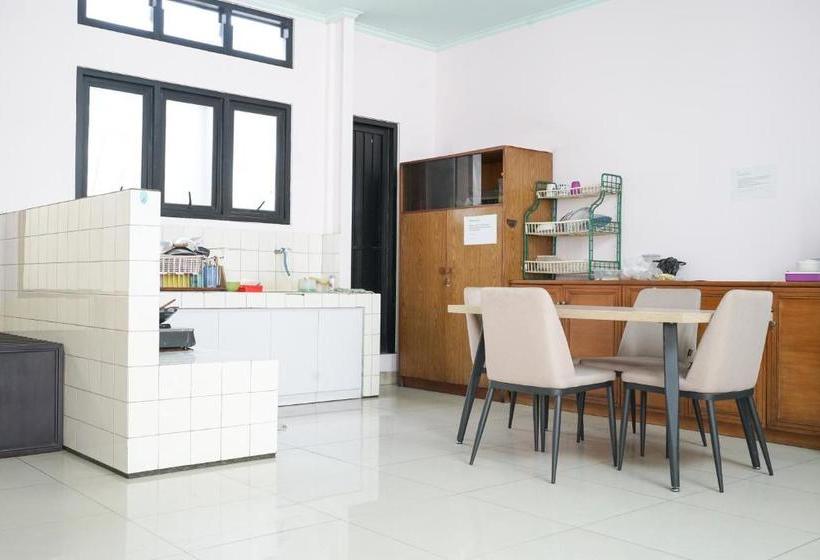 Otel Oyo Life 2084 Pasir Kaliki 165