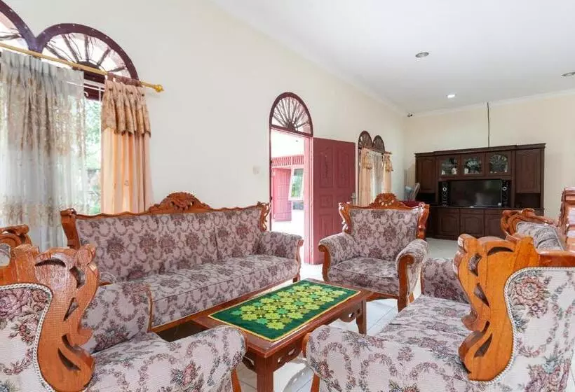 ホテル Reddoorz At Samuel Homestay Pematangsiantar