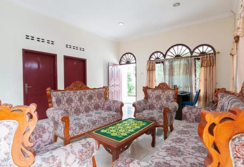 ホテル Reddoorz At Samuel Homestay Pematangsiantar