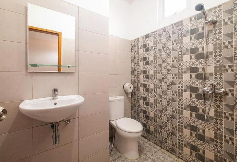 Hotel Reddoorz Near Exit Toll Moh. Toha