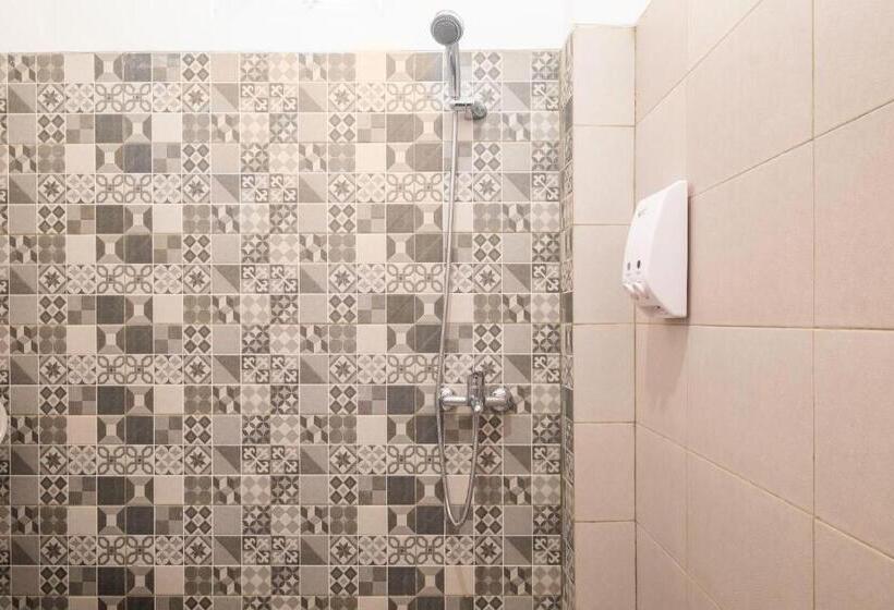 Hotel Reddoorz Near Exit Toll Moh. Toha