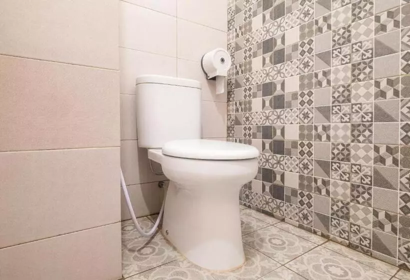 ホテル Reddoorz Near Exit Toll Moh. Toha