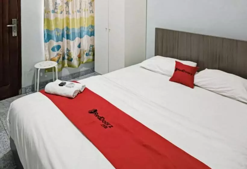Hotelli Reddoorz Syariah At Jalan Doktor Warsito Lampung