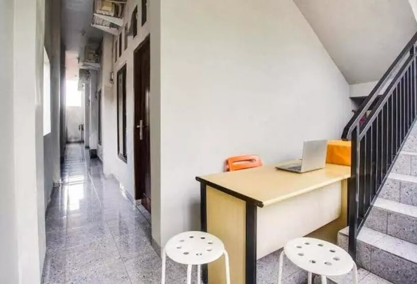 Hotelli Reddoorz Syariah At Jalan Doktor Warsito Lampung