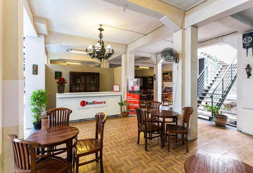 Pensjonat Reddoorz @ Urip Sumoharjo Solo