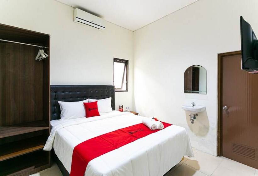 Pensjonat Reddoorz @ Urip Sumoharjo Solo