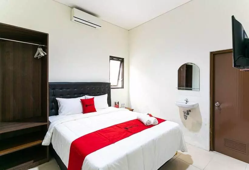 Majatalo Reddoorz @ Urip Sumoharjo Solo