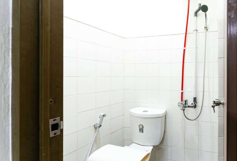 Pensjonat Reddoorz @ Urip Sumoharjo Solo