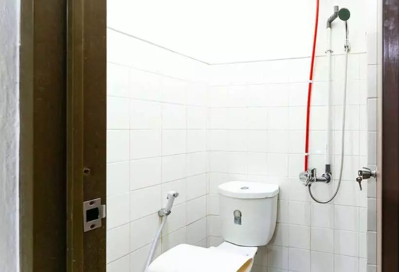 Majatalo Reddoorz @ Urip Sumoharjo Solo