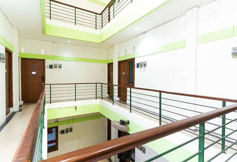 Pensjonat Reddoorz @ Urip Sumoharjo Solo