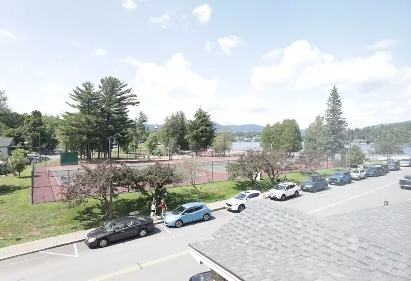 Hotelli Lake Placid Inn Boutique