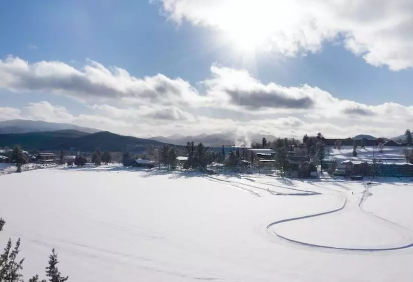 Hotelli Lake Placid Inn Boutique