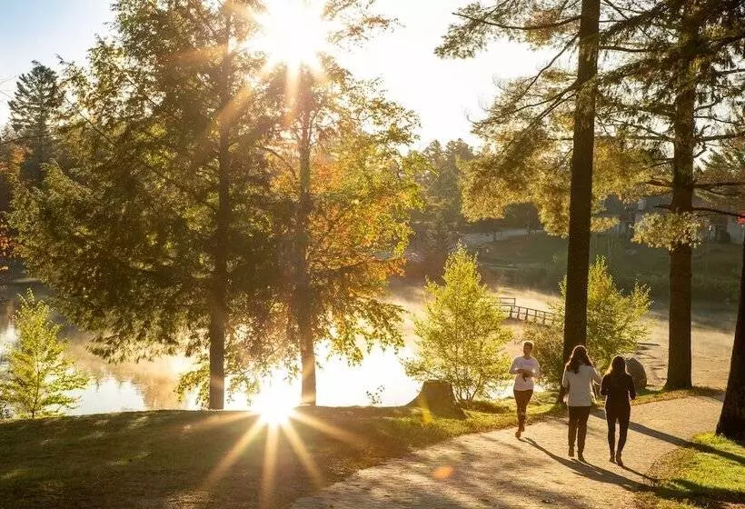 Hotelli Lake Placid Inn Boutique