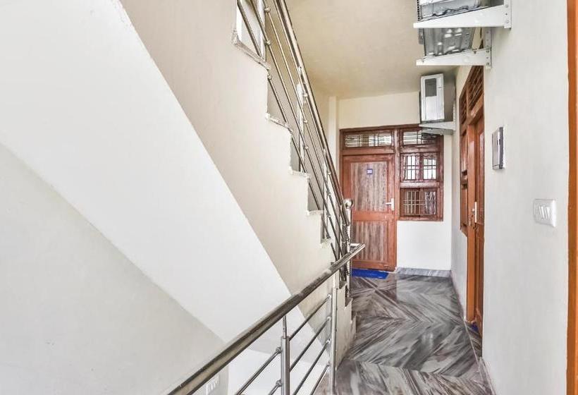 هتل Oyo 69507 Royal King Inn