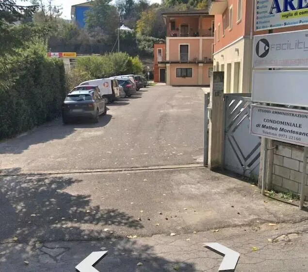 تختخواب و صبحانه Open