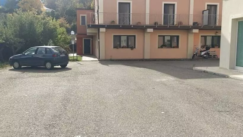 تختخواب و صبحانه Open