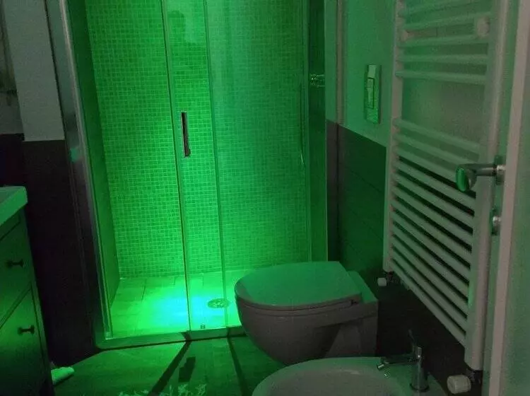 تختخواب و صبحانه Open