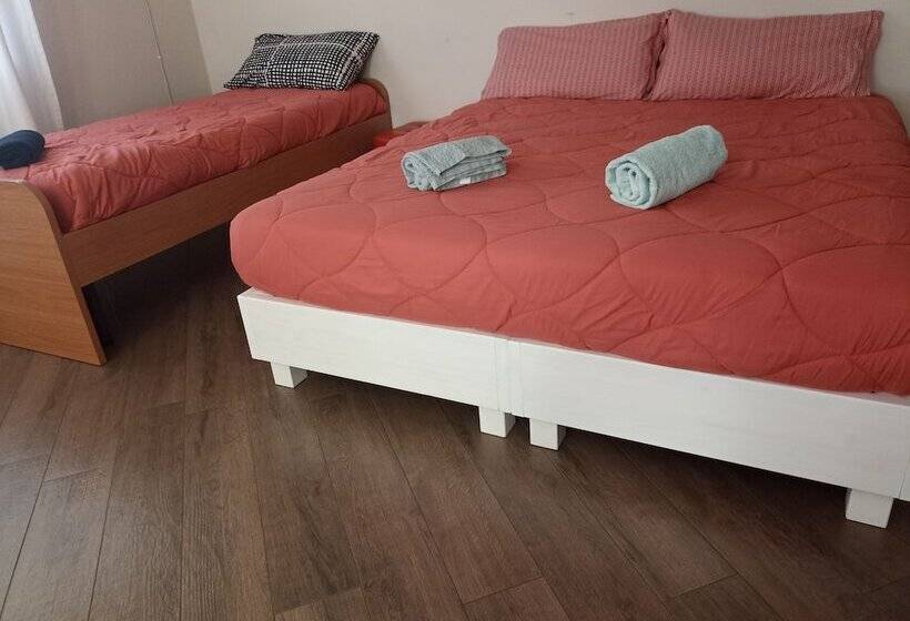 تختخواب و صبحانه Open