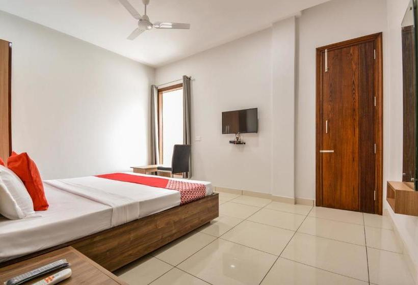 هتل Oyo 69586  Moonwalk