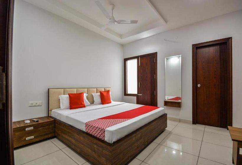 هتل Oyo 69586  Moonwalk