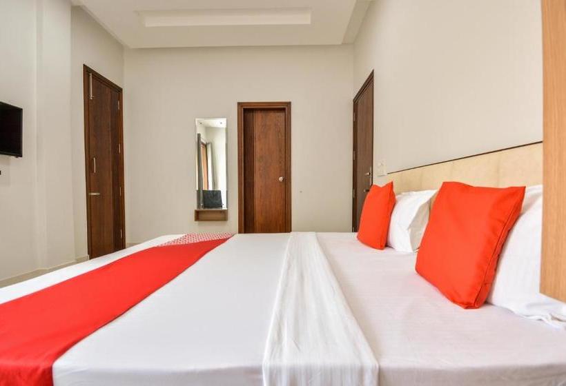 هتل Oyo 69586  Moonwalk