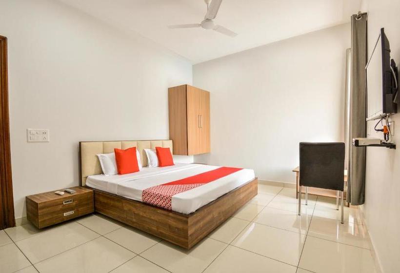 هتل Oyo 69586  Moonwalk