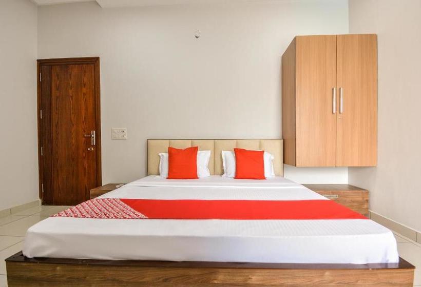 هتل Oyo 69586  Moonwalk