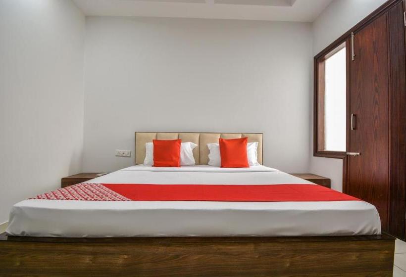 هتل Oyo 69586  Moonwalk