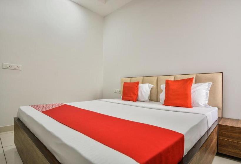 هتل Oyo 69586  Moonwalk