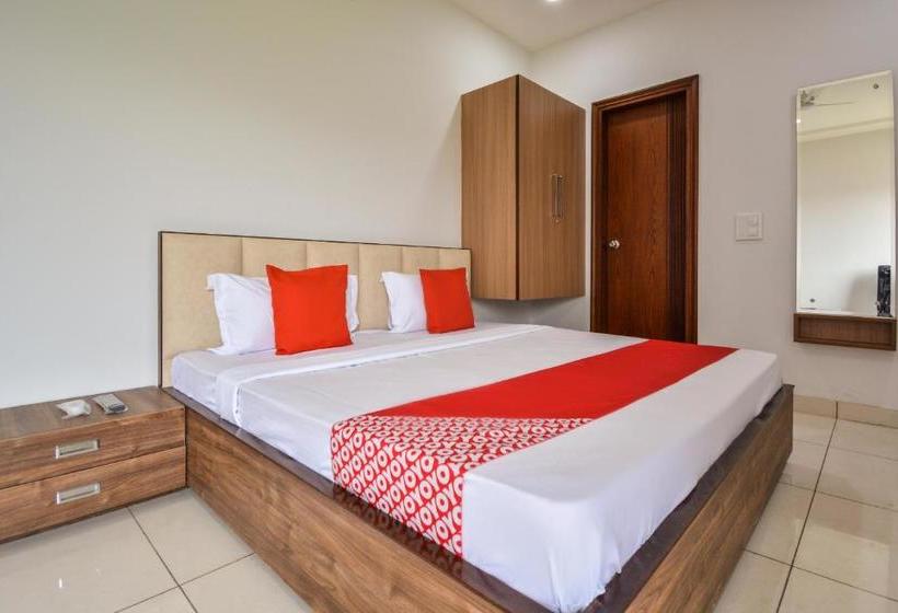 هتل Oyo 69586  Moonwalk