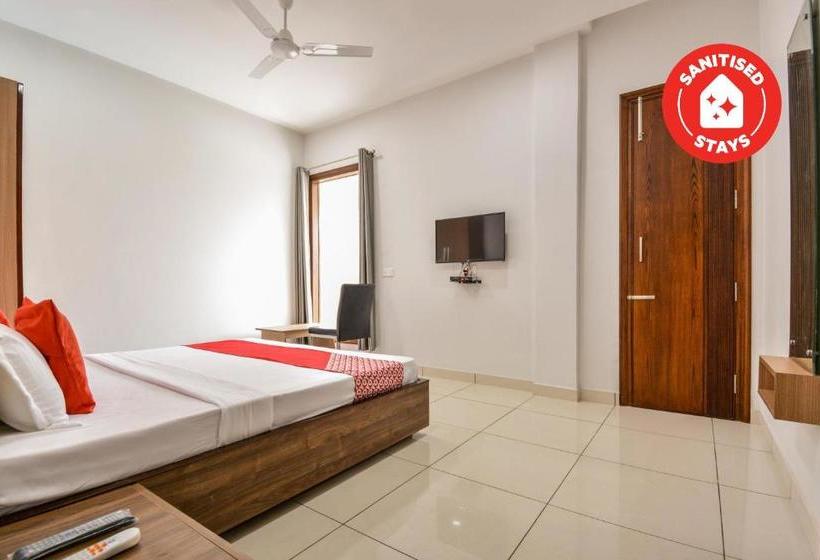 هتل Oyo 69586  Moonwalk