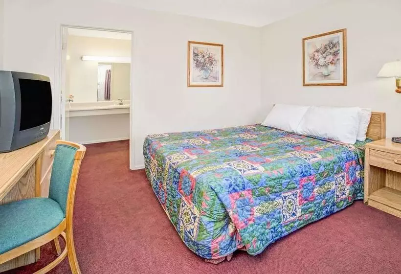 酒店 Knights Inn Aurora