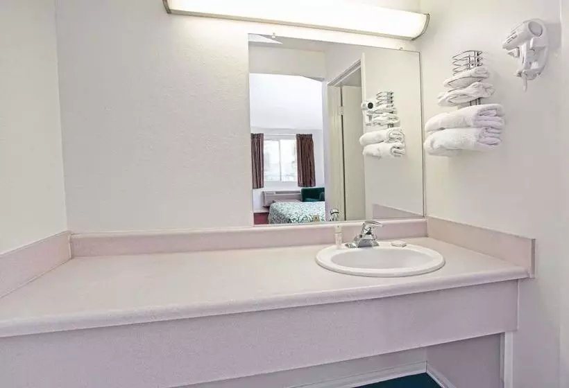 酒店 Knights Inn Aurora