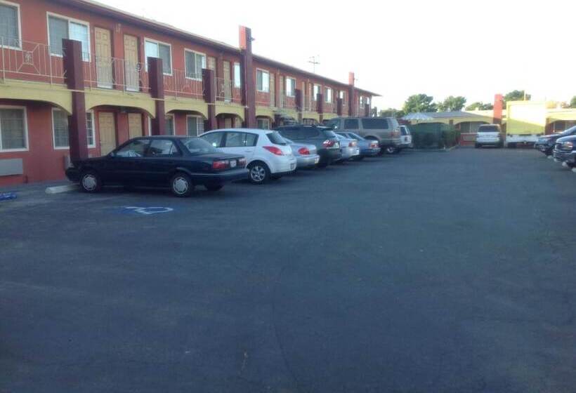 Отель Sun Star Inn